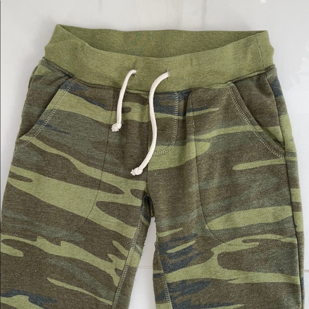 Green Camo Alternative Cozy Joggers Size XS - Picture 2 of 4